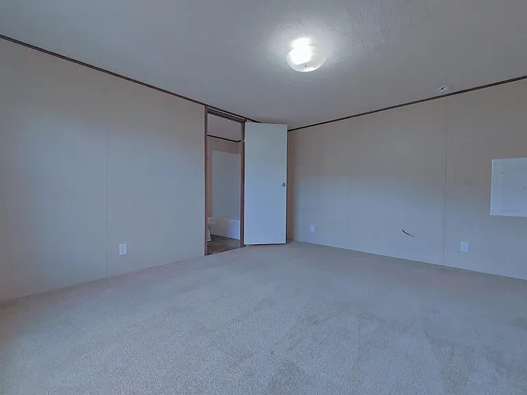 312 W Tower Ln — Photo 5