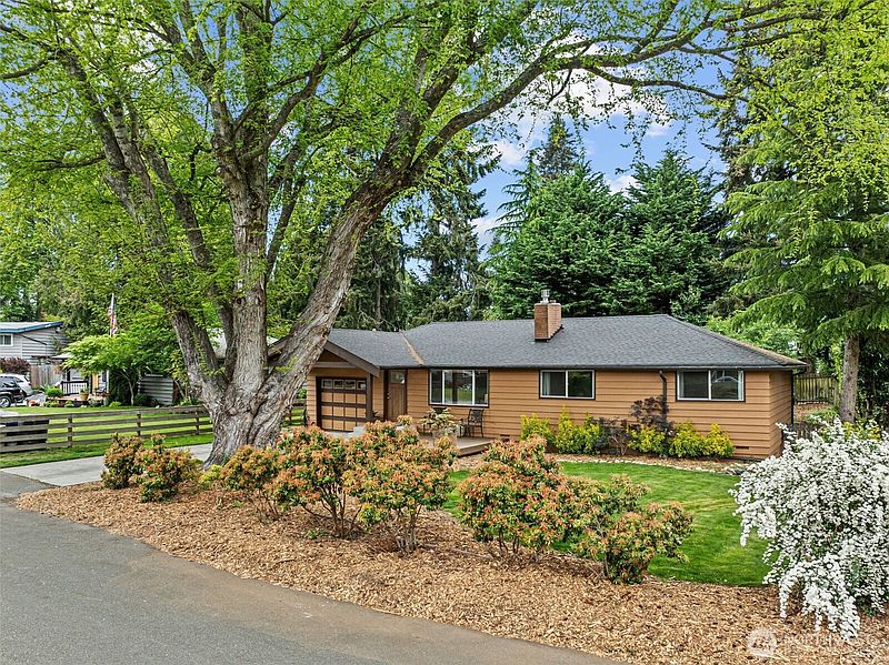 4th image of 8629 223rd Street SW