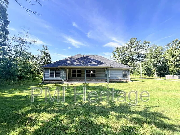 24 Bonhill Ln — Photo 25