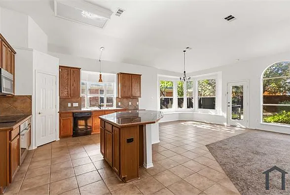 9679 Briardale Dr — Photo 6
