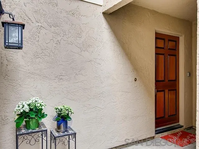 4 bed, 1724 sqft, $4,585 — Photo 4