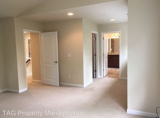 1014 205th Ave NE, Sammamish, WA 98074