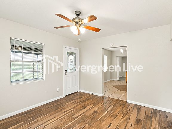 3rd image of 2850 Hickory Rd