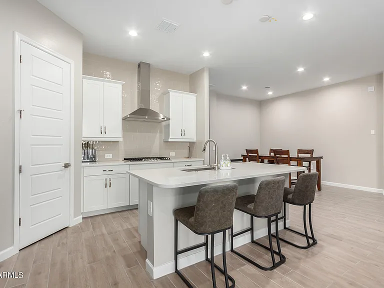 10472 W Adam Ave — Photo 8