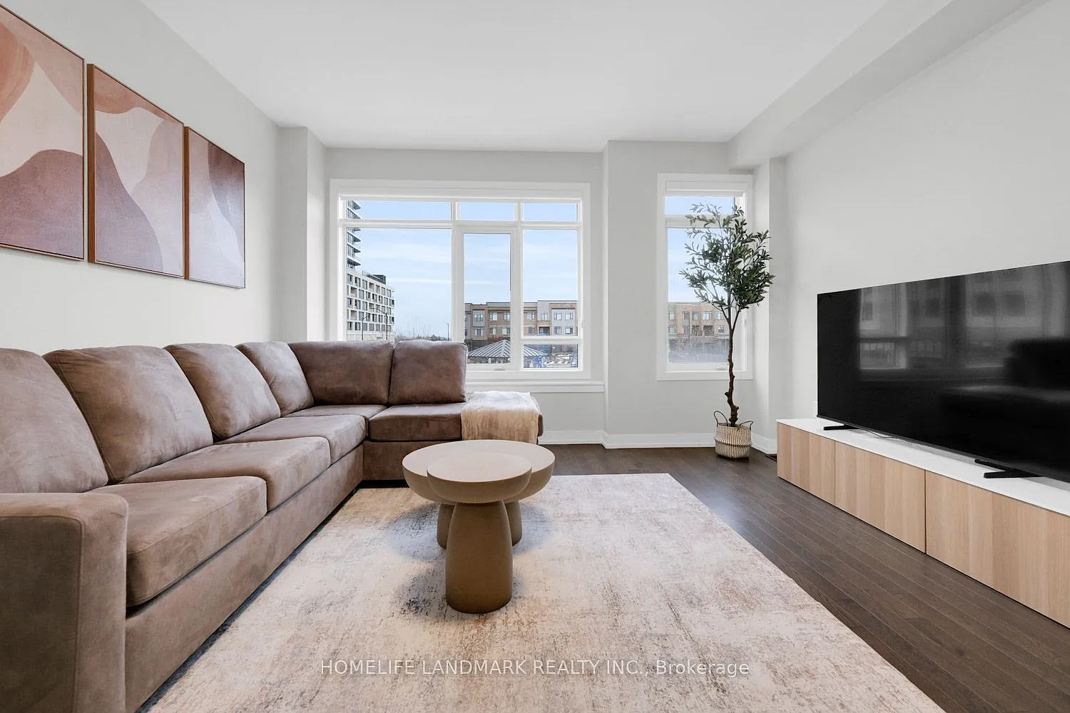 4 bed, $5,100 — Photo 2