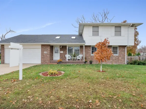 2325 42nd St NE, Cedar Rapids, IA 52402