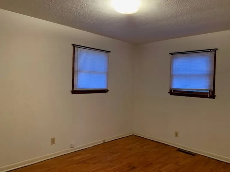 1249 S Cedarbrook Ave — Photo 9