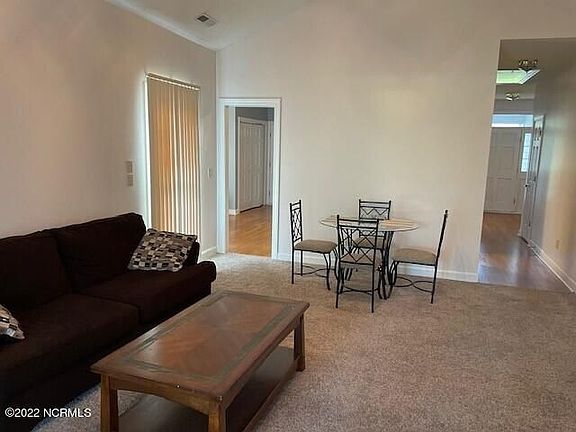 3rd image of 3373 Laurel Ln