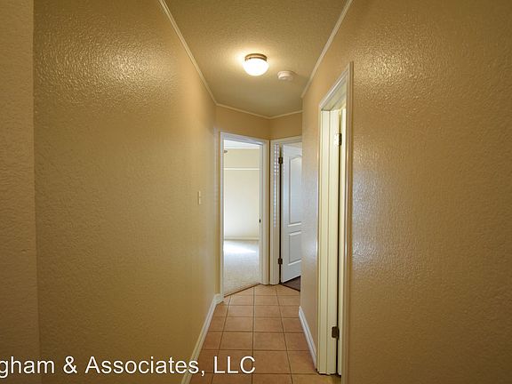 3rd image of 1630 Abbey Ln