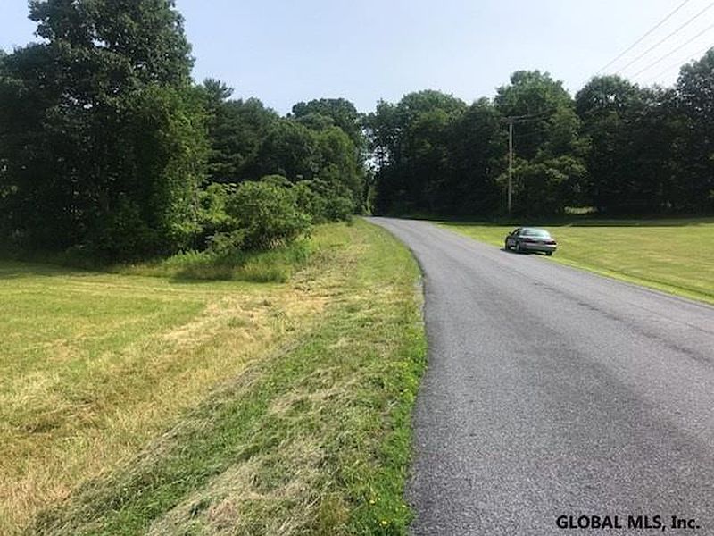 3rd image of 225 WILSON HILL Road