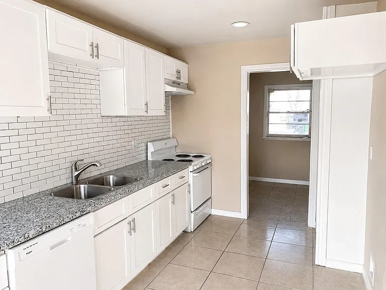 603 Wisteria St — Photo 3