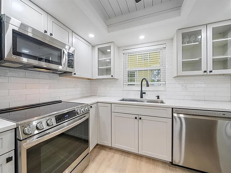 5865 Tidewood Ave #8 — Photo 8