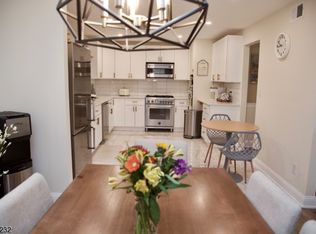 13 Donna Dr, East Hanover, NJ 07936