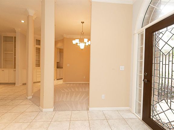 3rd image of 328 Meadowlakes Dr