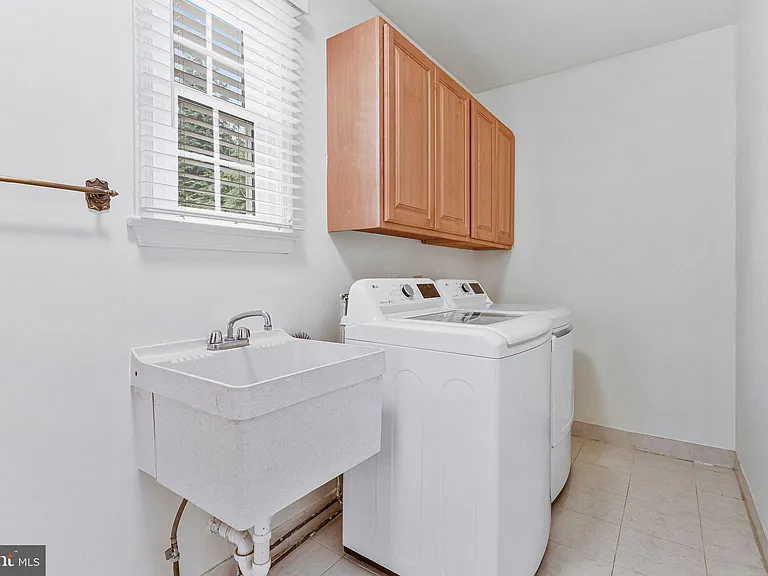 1171 Foxhound Ct — Photo 31