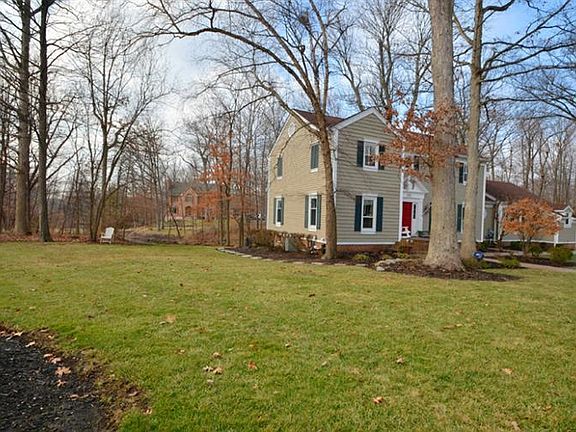 3rd image of 8383 Susanwoods Ct