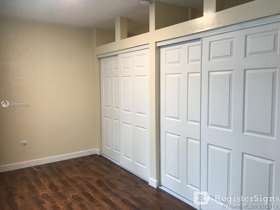 1st image of 905 Brickell Bay Dr APT 523