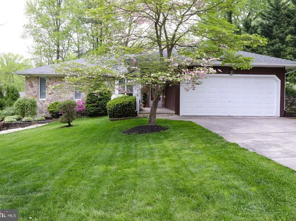 21 Old Salem Rd, Cherry Hill, NJ 08034