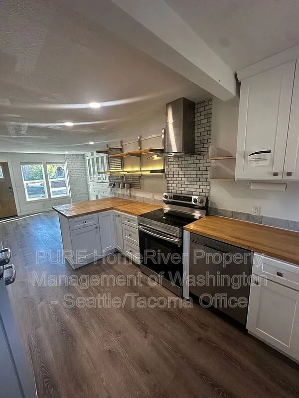 2 bed, 1.0 bath, 750 sqft, $1,900 — Photo 4