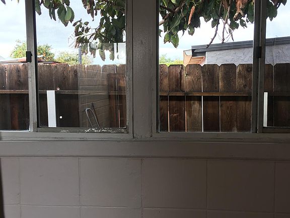 5th image of 2569 Chadwell Ave