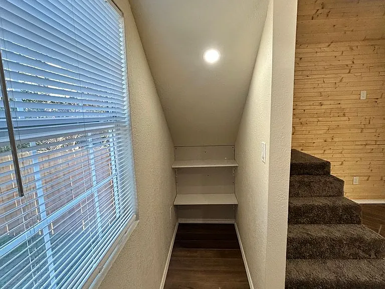 222 Highview Dr — Photo 14