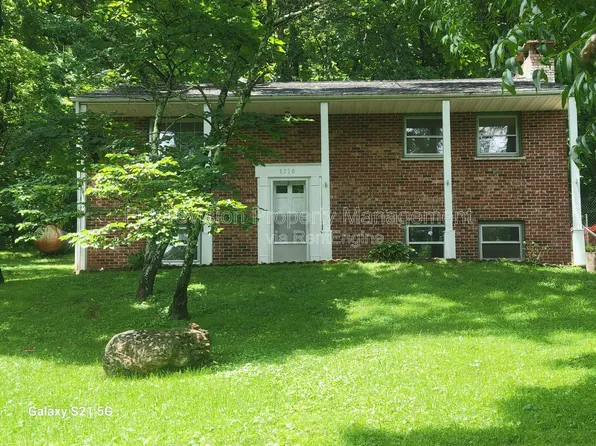 3710 Kovarik Ln, Imperial, MO 63052