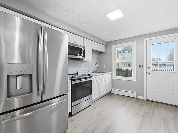 3rd image of 30 Clayton St APT E