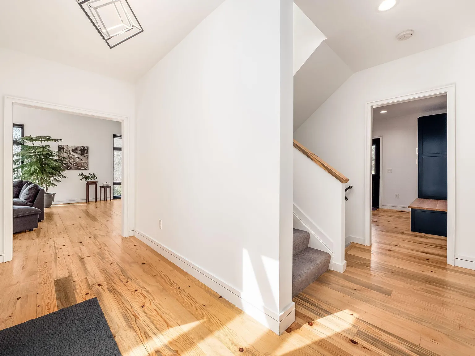 6 bed, 3333 sqft, $7,500 — Photo 4