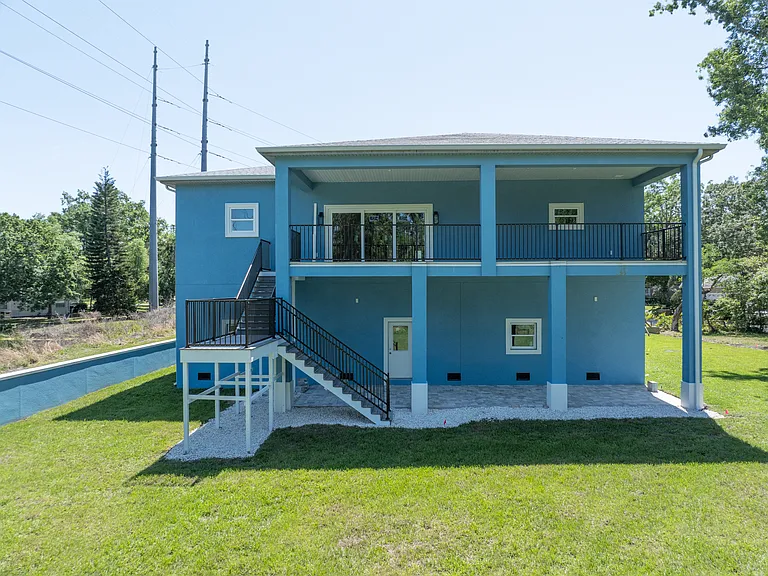 1033 Hammock Cir — Photo 38
