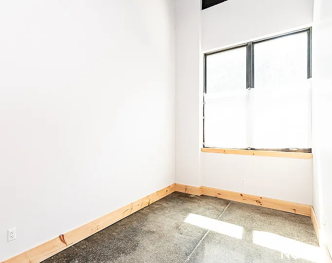 255 18th St #108 — Photo 9