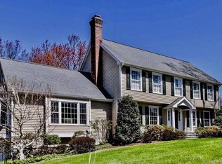 126 Oakland Dr, Trumbull, CT 06611