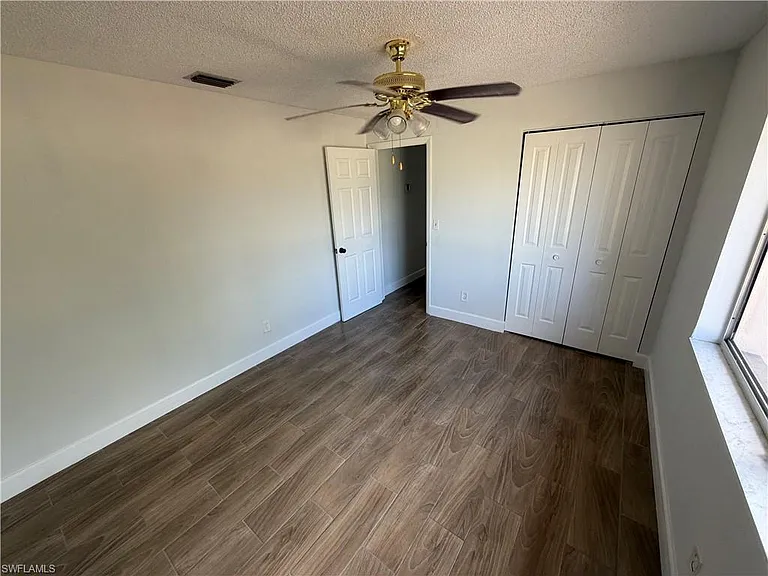 937 SW 52nd St — Photo 10