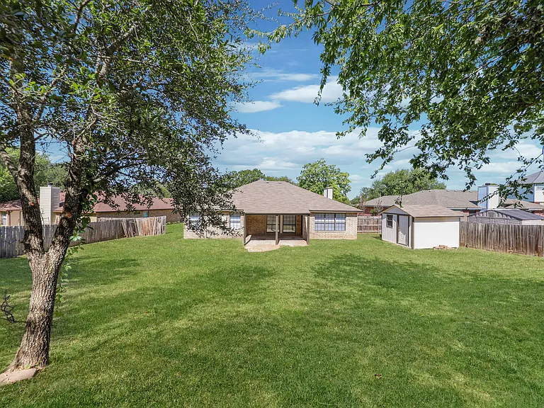 2305 Skipcha Dr — Photo 18