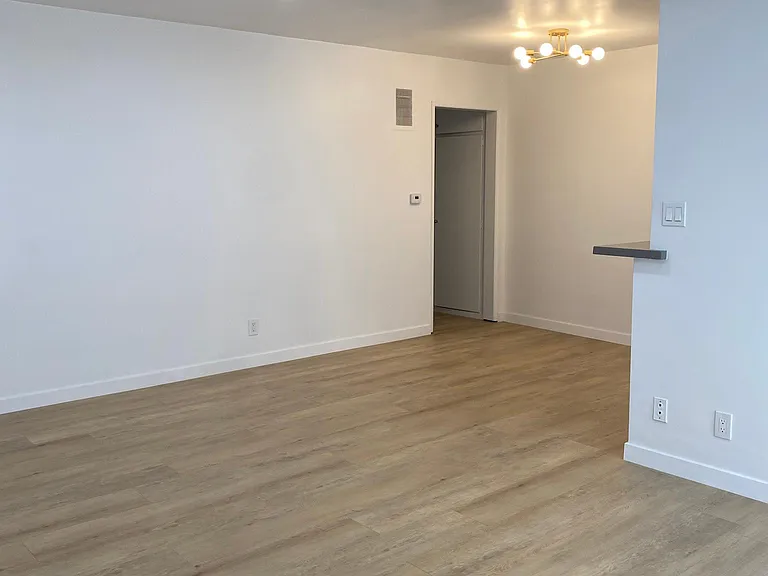 1638 Granville Ave #5 — Photo 7