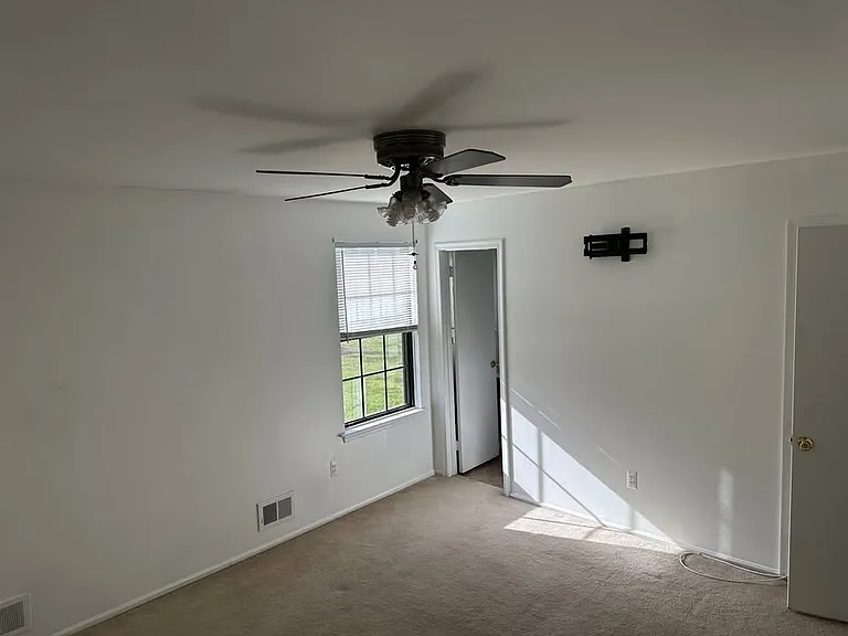 10 Chestnut Dr — Photo 5