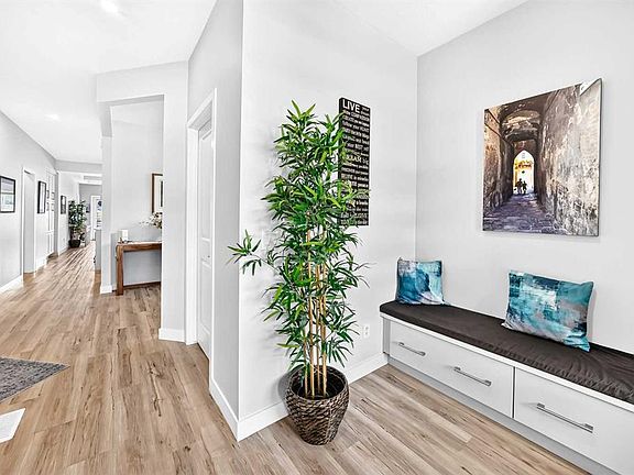 4th image of 55 S Riviera Ct