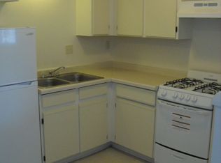 907 N 26th St APT 206, Milwaukee, WI 53233