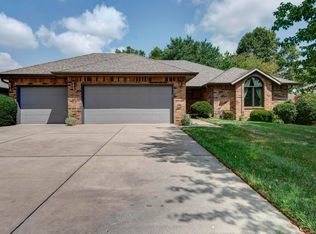 879 E Turnbridge St, Springfield, MO 65810