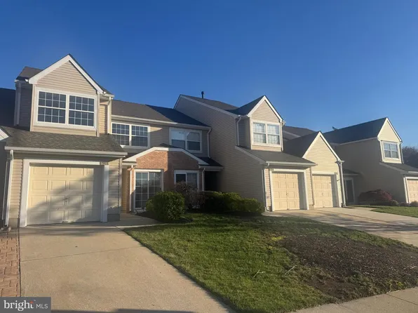 1902 Doral Dr, Blackwood, NJ 08012