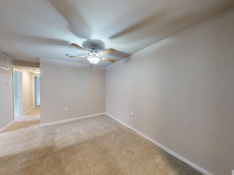 Seneca Place — Photo 95