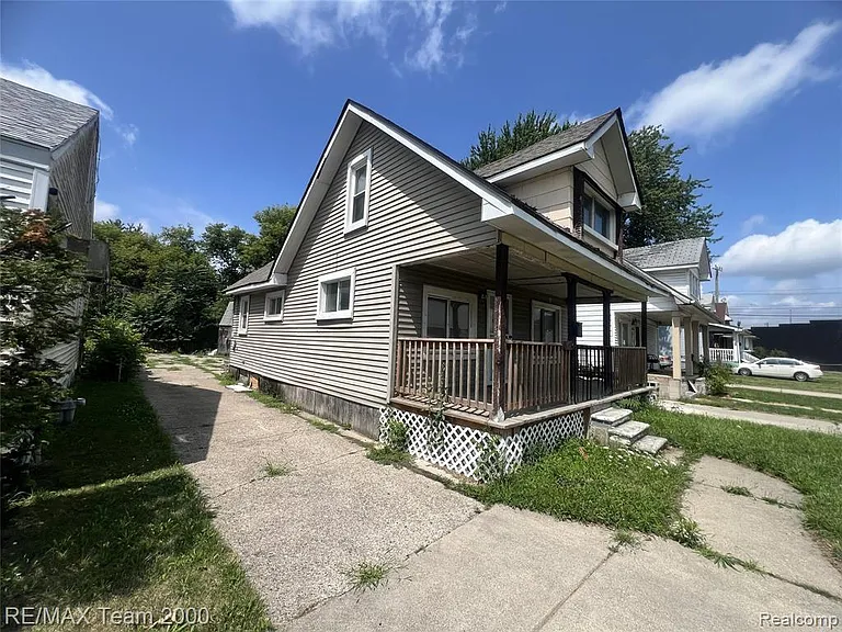 6895 Grandville Ave — Photo 3