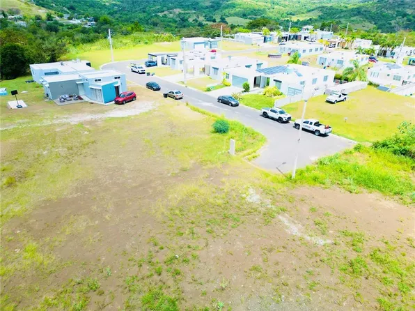Urb Montana Gdns #15, Coamo, PR 00769