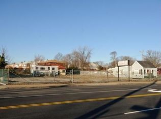 712 W Montauk Hwy, Lindenhurst, NY 11757