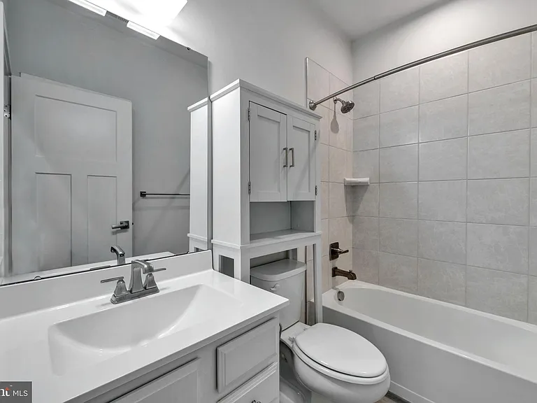 14737 Earl Mitchell Ave #E — Photo 33