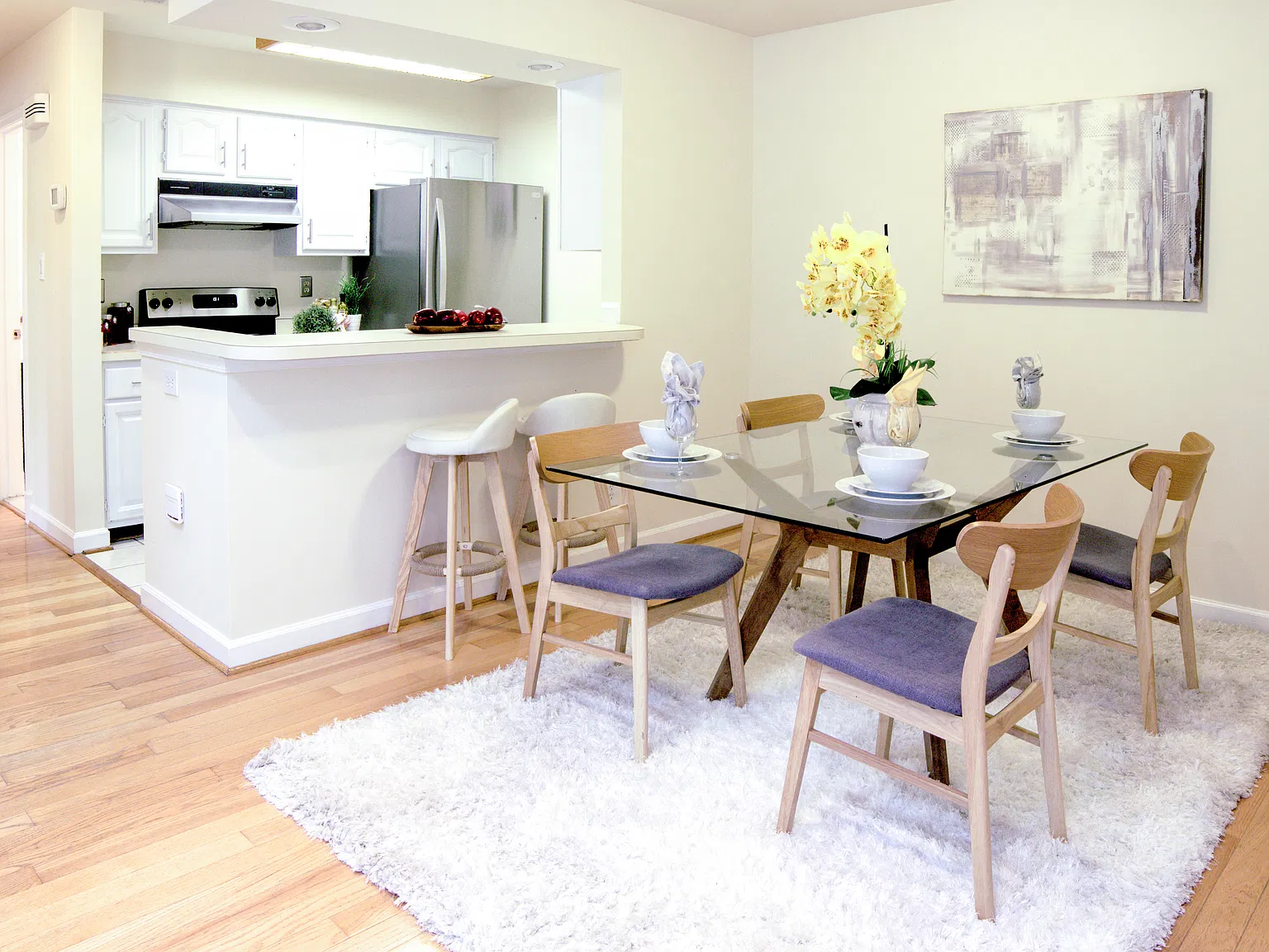 2 bed, 1278 sqft, $2,950 — Photo 2