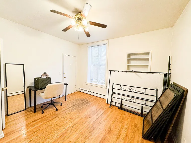 152 E Johnson St — Photo 11