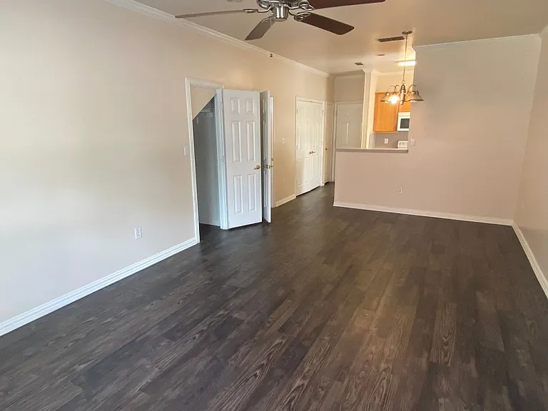 2204 N Carroll Blvd #1 — Photo 3