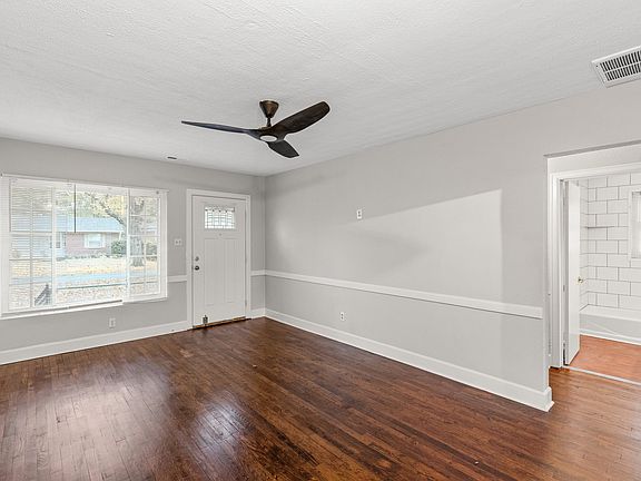 5th image of 543 Sheridan Dr