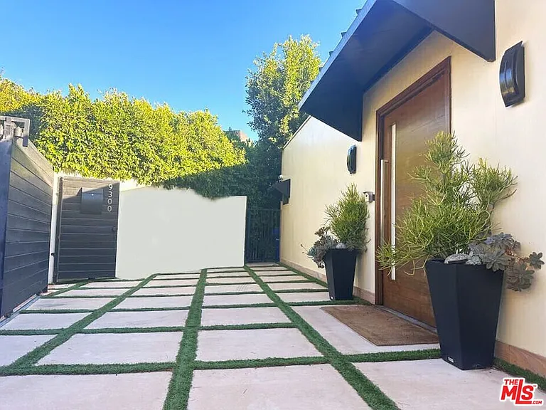 9300 Warbler Way — Photo 34