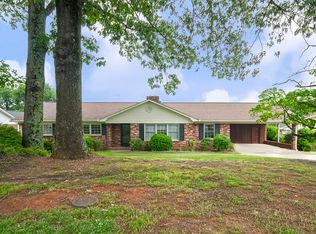 2 Coachman Dr, Taylors, SC 29687
